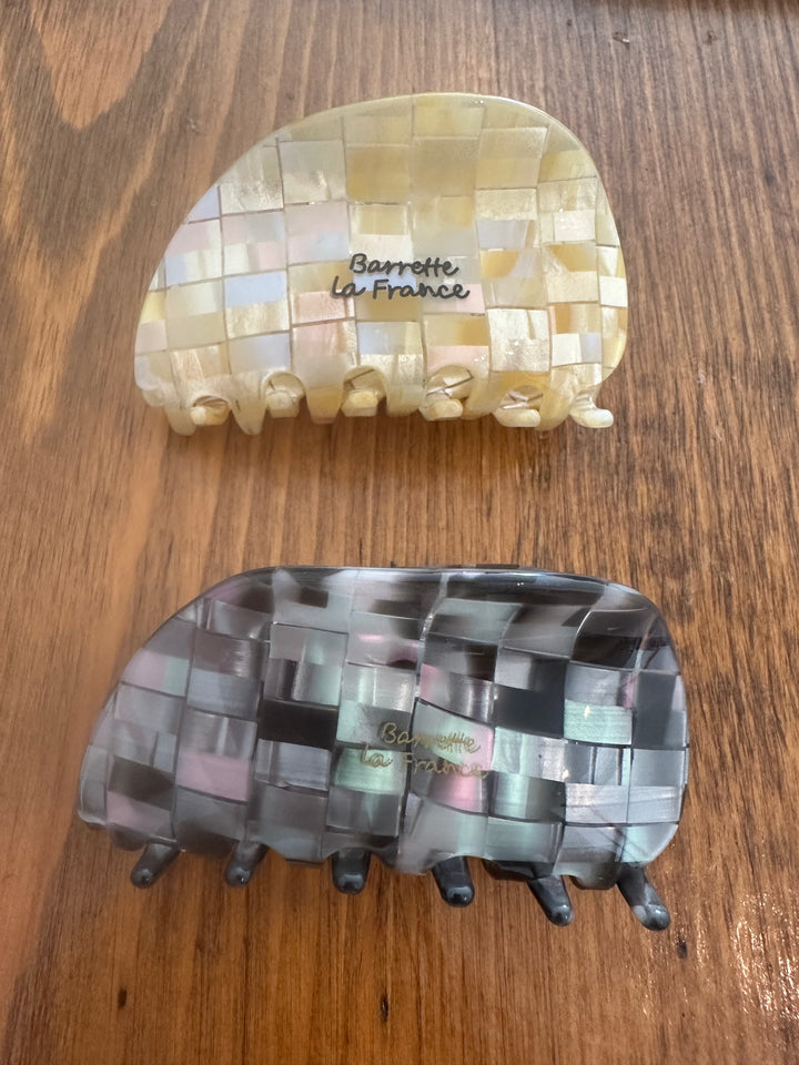 Shell |  Hair Claw  | M |  Acrylic