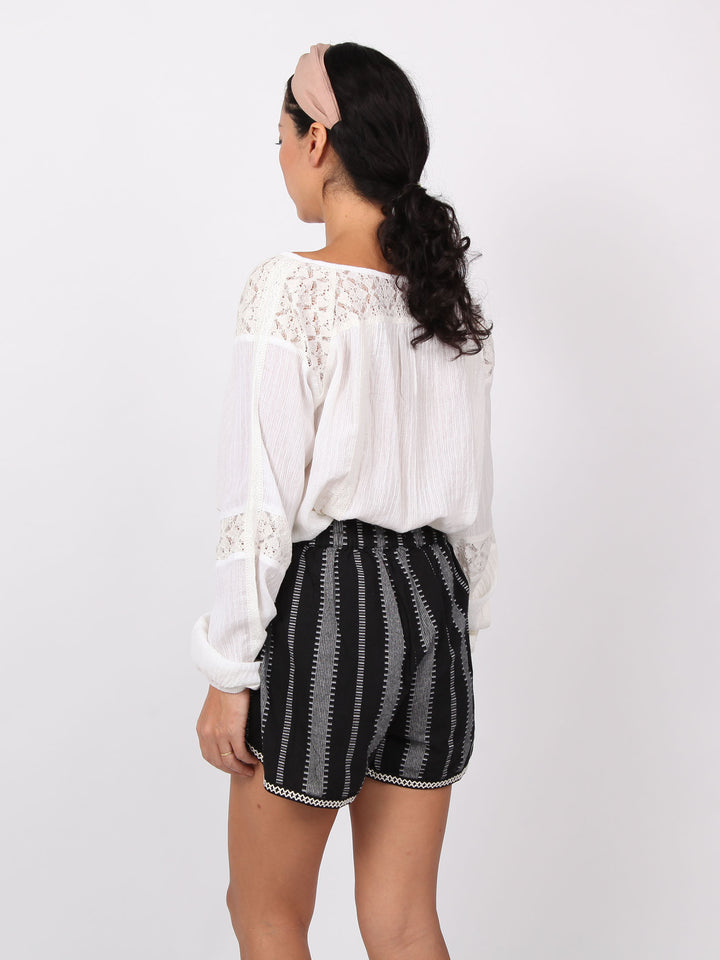 Kaia Embroidery striped shorts