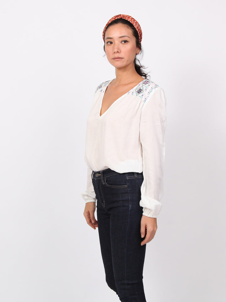 Pamelia | Embroidery long sleeve tops