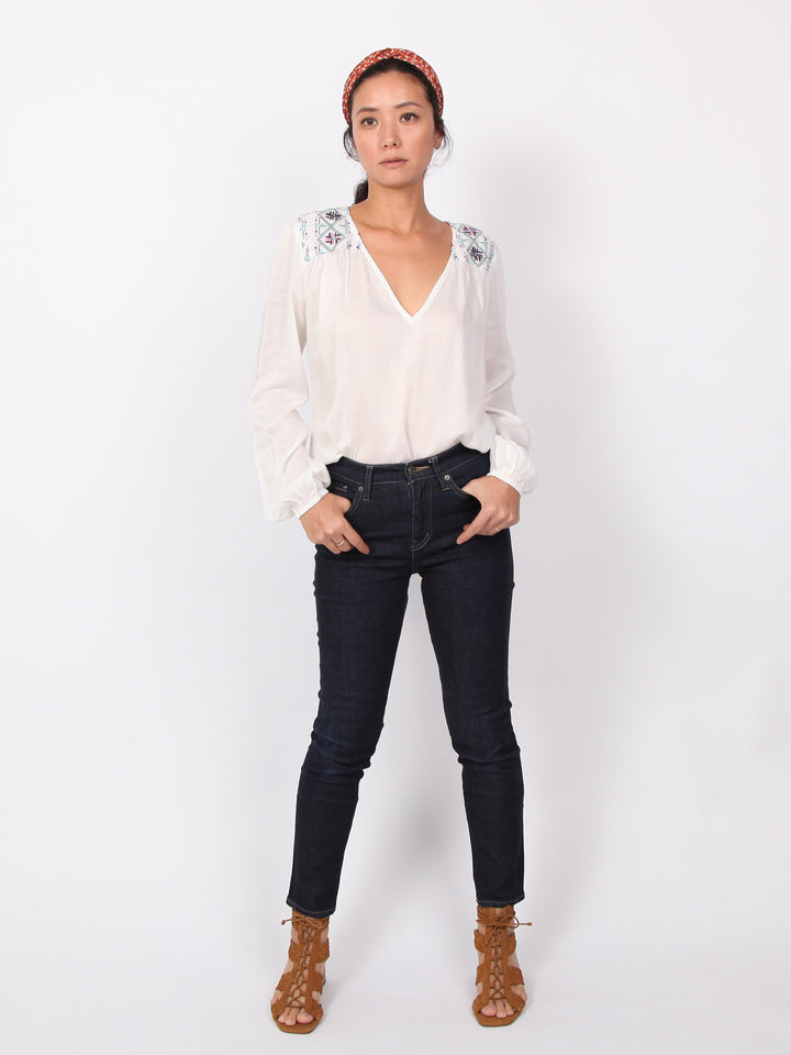 Pamelia | Embroidery long sleeve tops