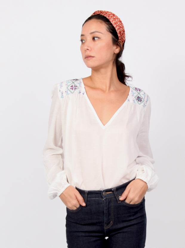 Pamelia | Embroidery long sleeve tops